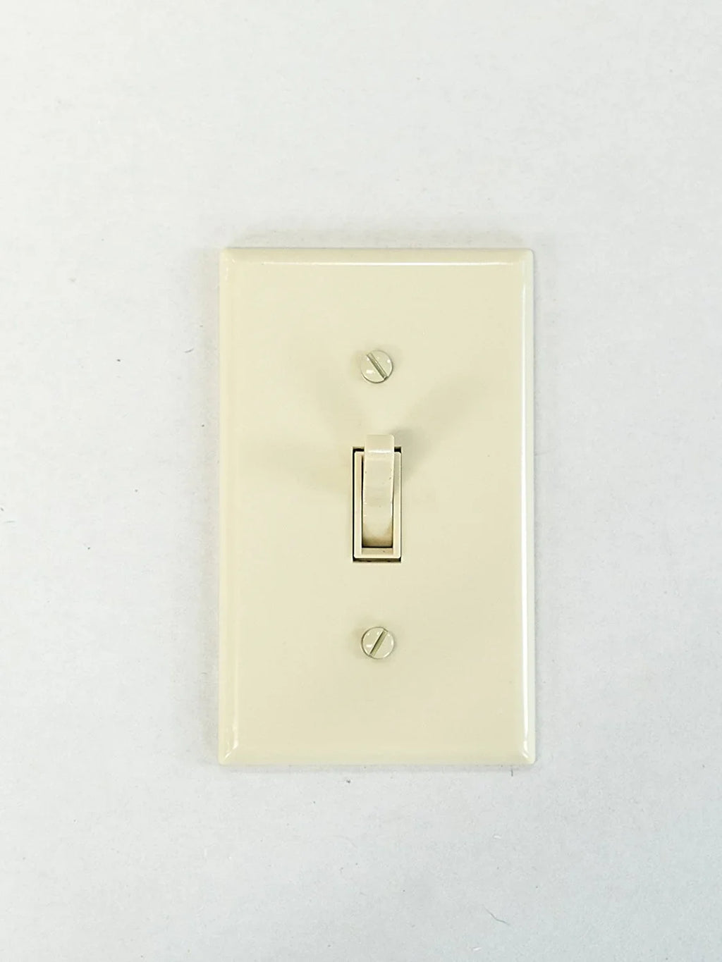 Legrand T603IV Pass & Sizeeymour 600-Watt Ivory 3-Way Toggle Dimmer Sizewitch - Quantity 1