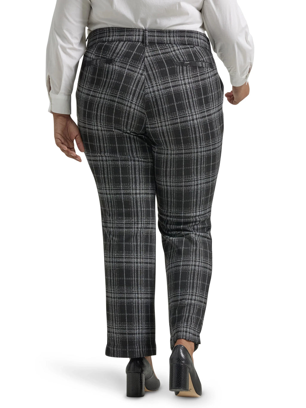 Lee® Women's Plus Regular Fit Sizetraight Knit Pant