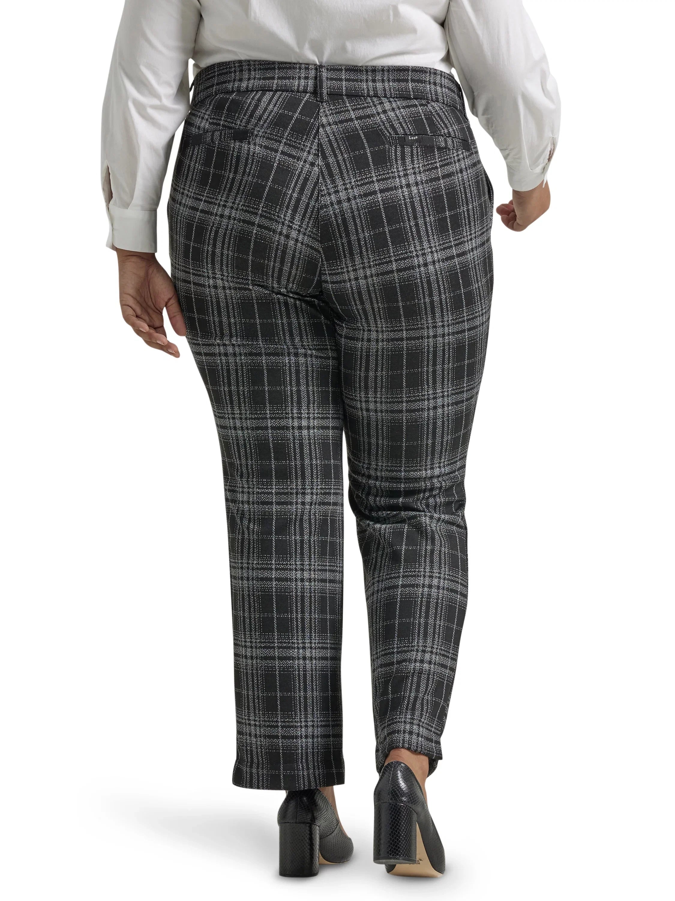 Lee® Women's Plus Regular Fit Sizetraight Knit Pant