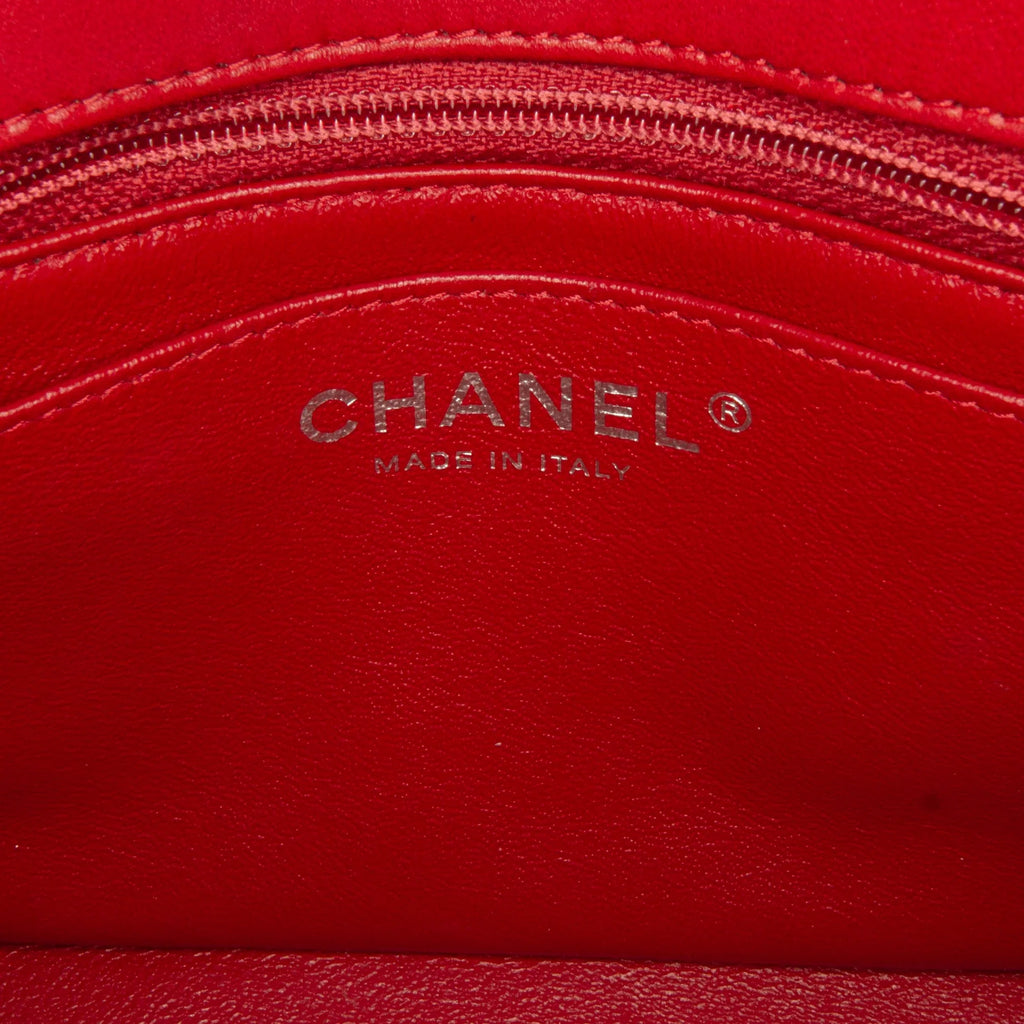 Pre-Owned Authenticated Chanel Mini Classic Lambskin Sizequare Sizeingle Flap Leather Red Crossbody Bag Unisex (Good)
