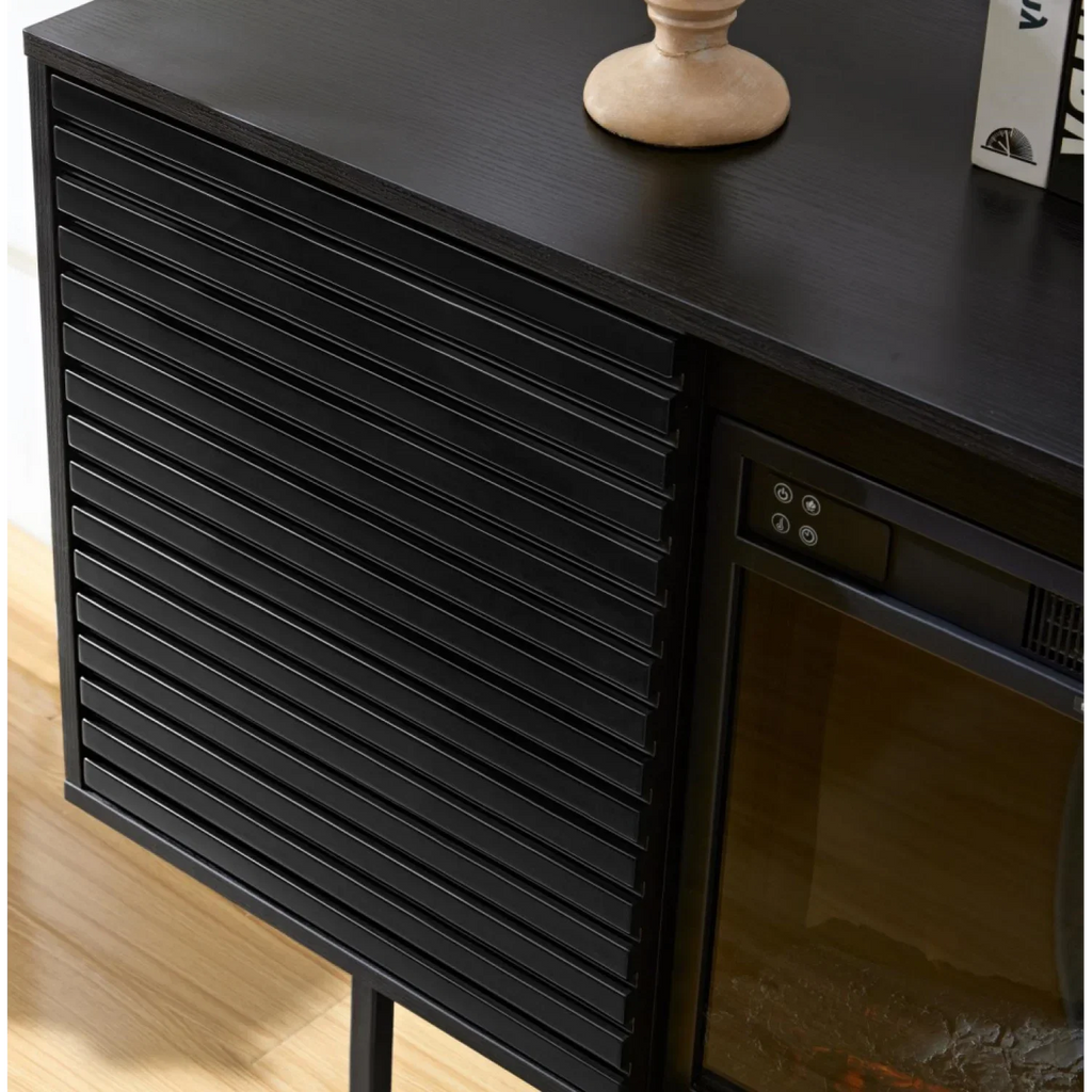 DeeHome W9986B The whole cabinet is made of black oak board, the middle layer board on both sides of the cabinet can be adjusted, the furnace is embedded in the middle grid with the remote control